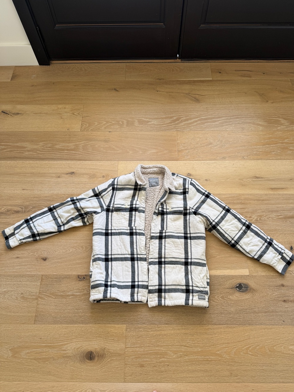 Men’s hollister Sherpa-Lined Plaid Shacket - Cream & Black